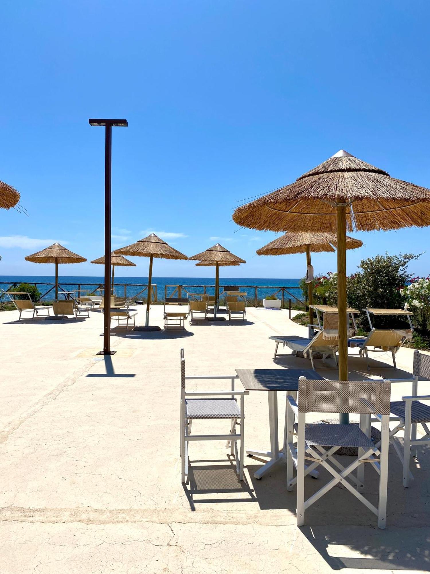 Hotel Mare Pineta Santa Margherita di Pula Eksteriør billede