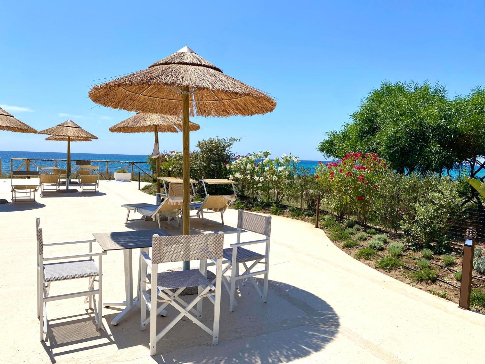 Hotel Mare Pineta Santa Margherita di Pula Eksteriør billede