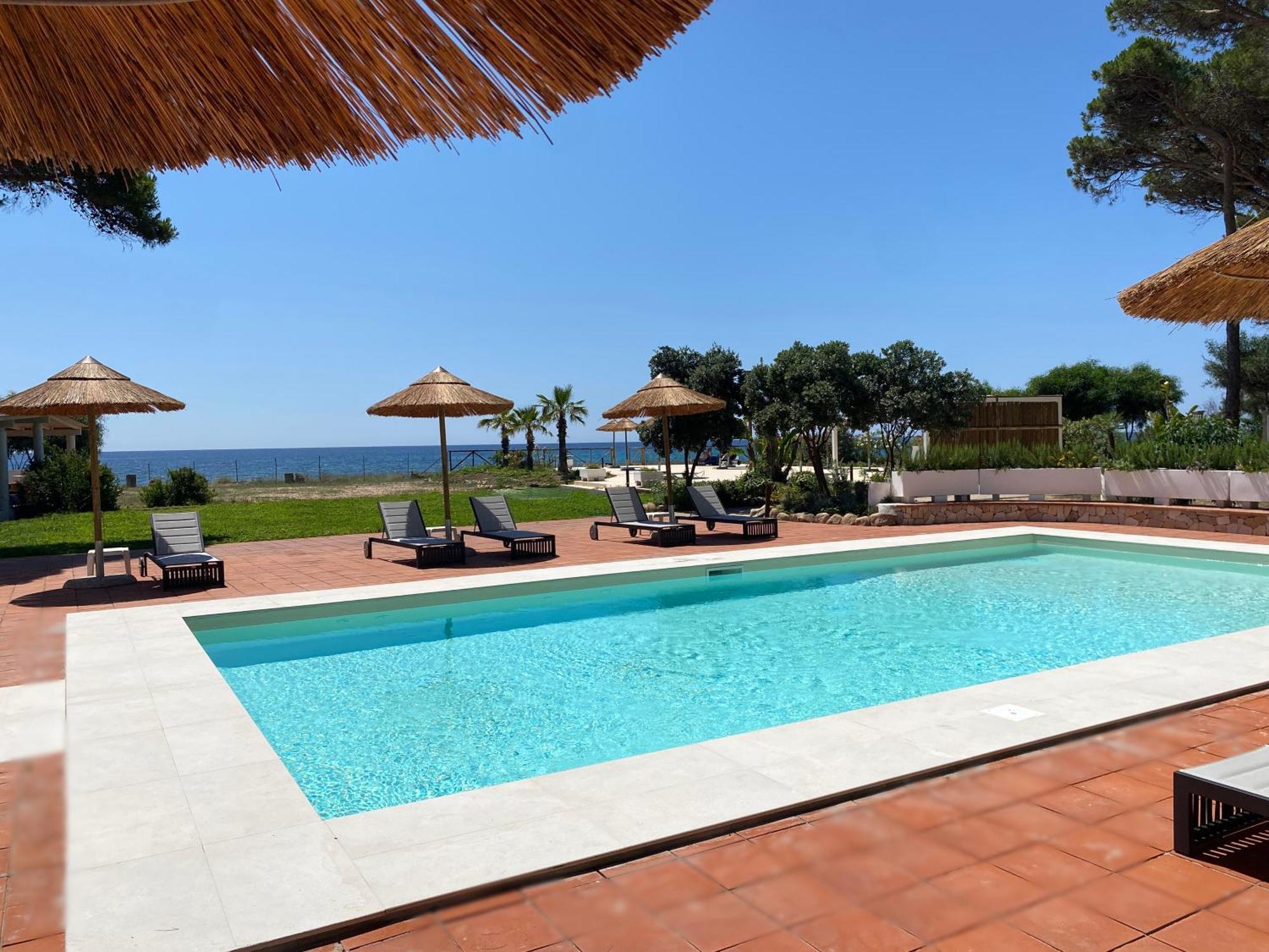 Hotel Mare Pineta Santa Margherita di Pula Eksteriør billede