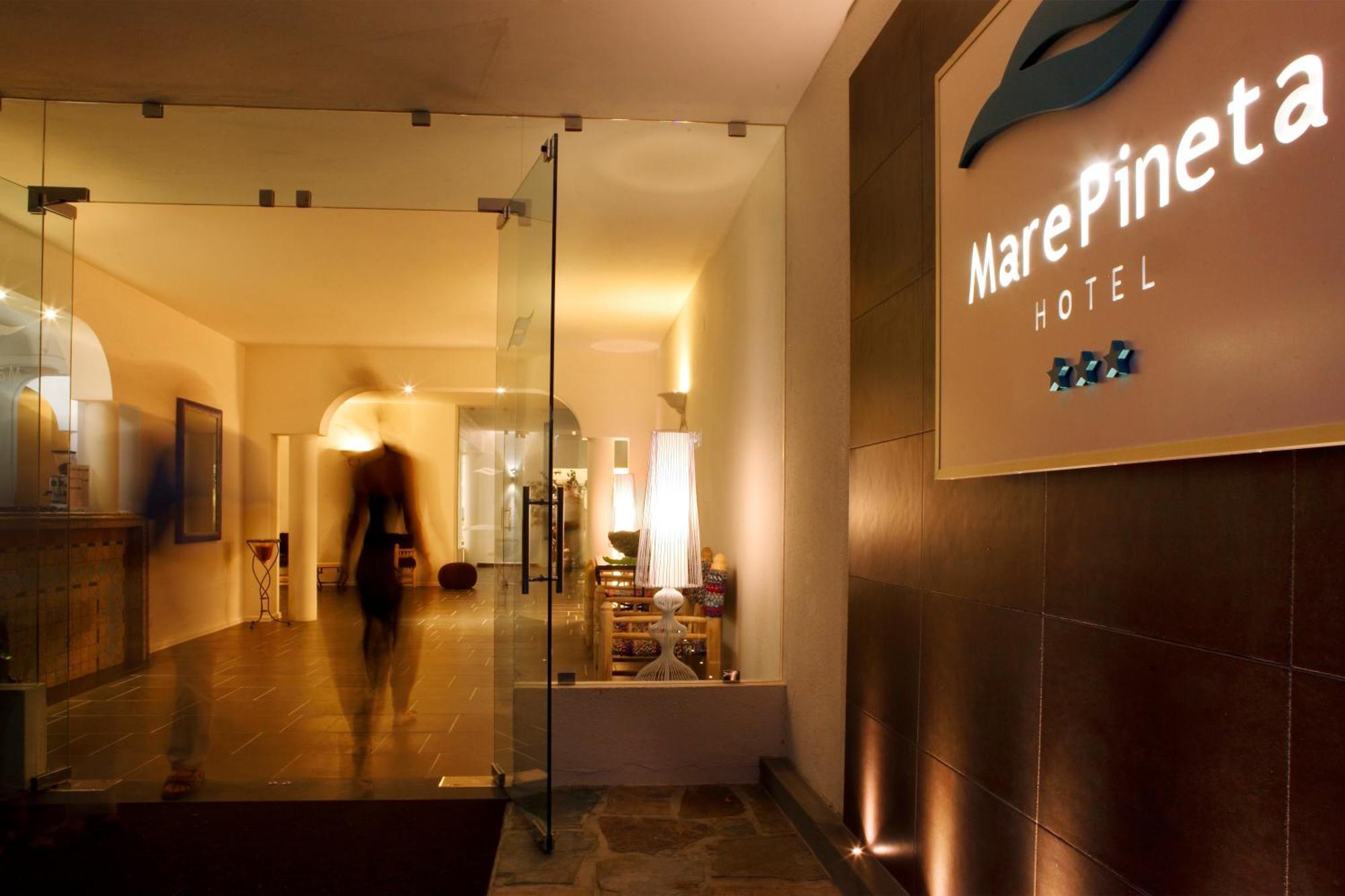 Hotel Mare Pineta Santa Margherita di Pula Eksteriør billede